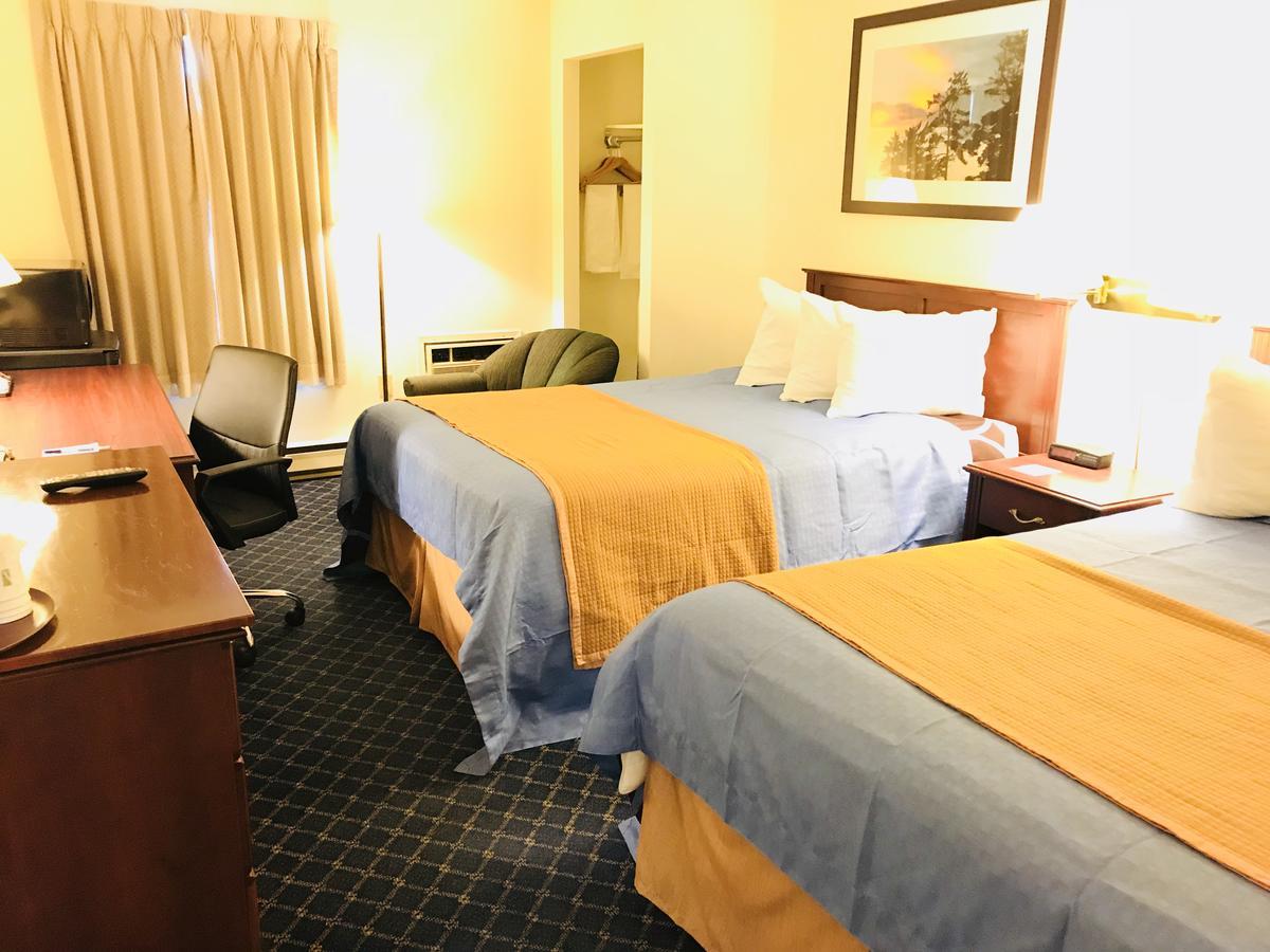 Ba Hotel Ред Диър Екстериор снимка