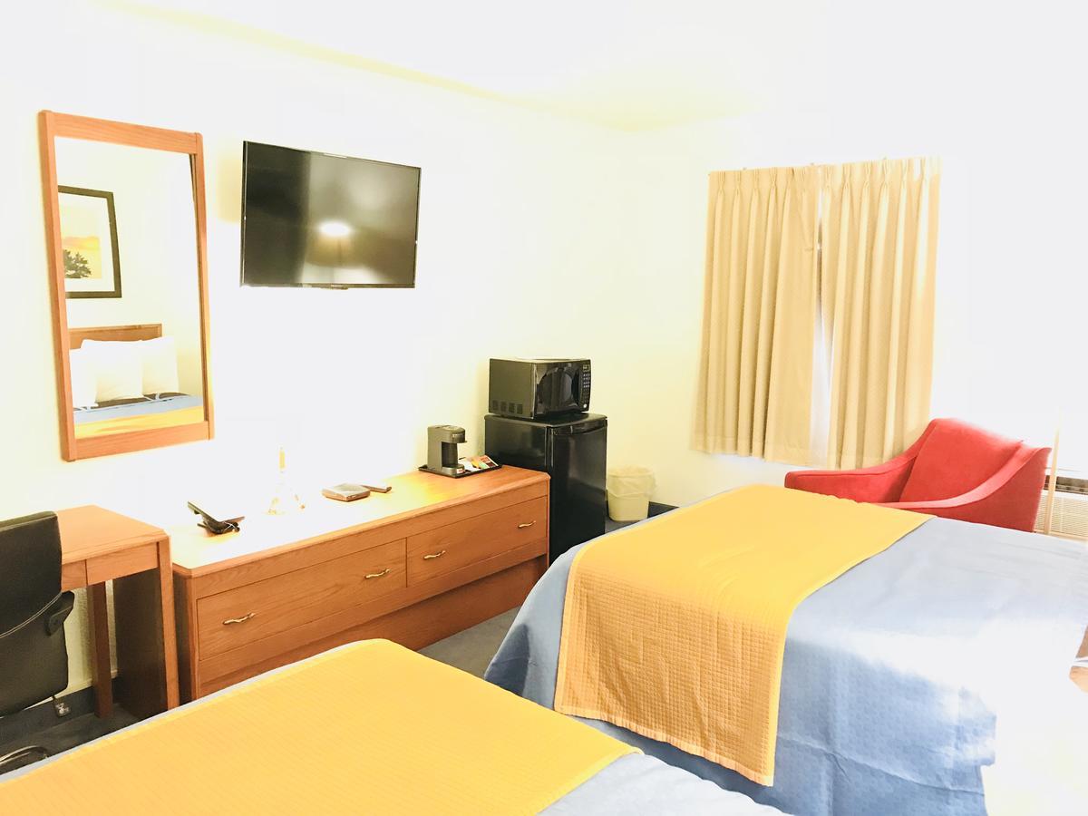 Ba Hotel Ред Диър Екстериор снимка
