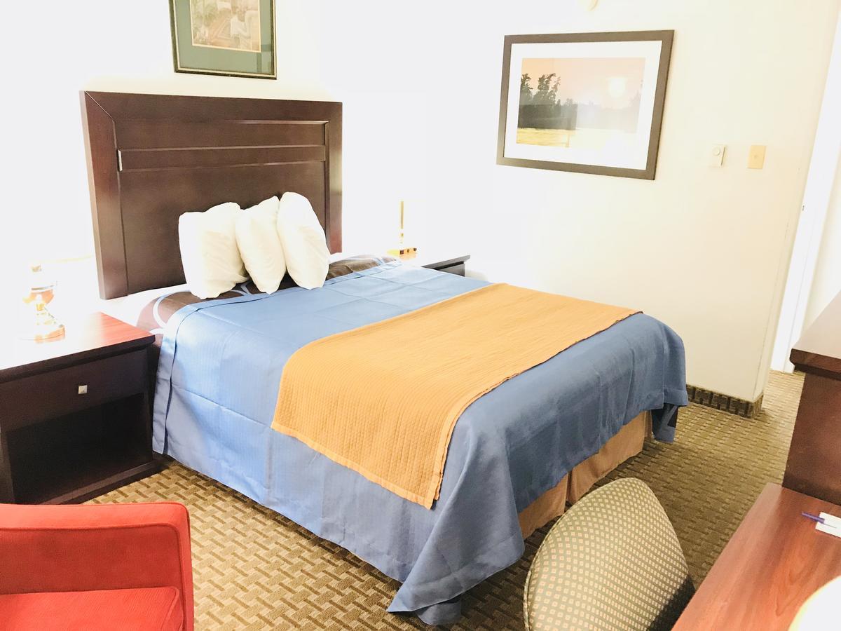 Ba Hotel Ред Диър Екстериор снимка